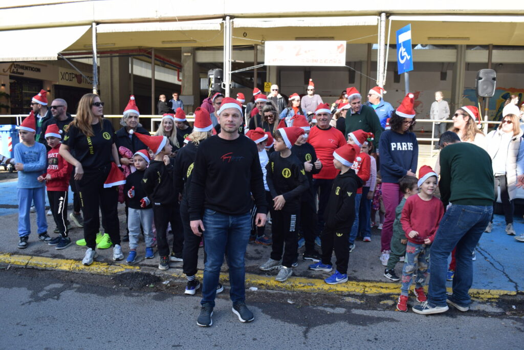 Γιορτινή συμμετοχή στο 2ο AGORA CHRISTMAS RUN στην Κεντρική Αγορά Καλαμάτας