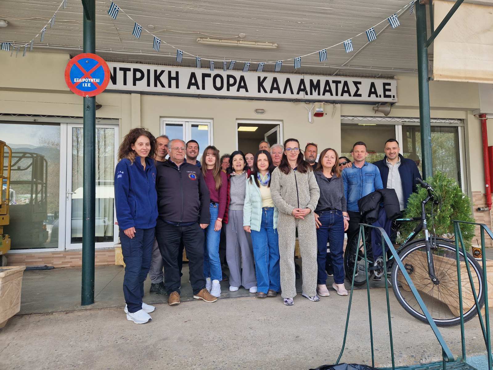 Εκπαίδευση ζωής στην Κεντρική Αγορά Καλαμάτας: Πρώτες βοήθειες και χρήση απινιδωτή από το ΕΚΑΒ